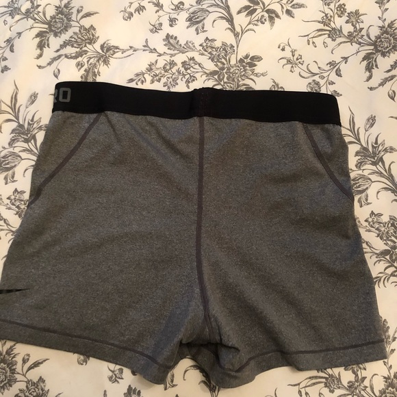 Nike pros - Picture 2 of 2